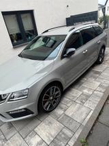 Skoda Octavia 2.0 TSI DSG RS COMBI RS - Skoda Octavia: Privatanbieter