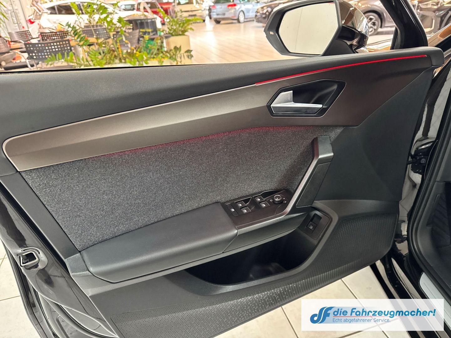 Fahrzeugabbildung SEAT Leon Sportstourer Xcellence e-HYBRID Navi Digita