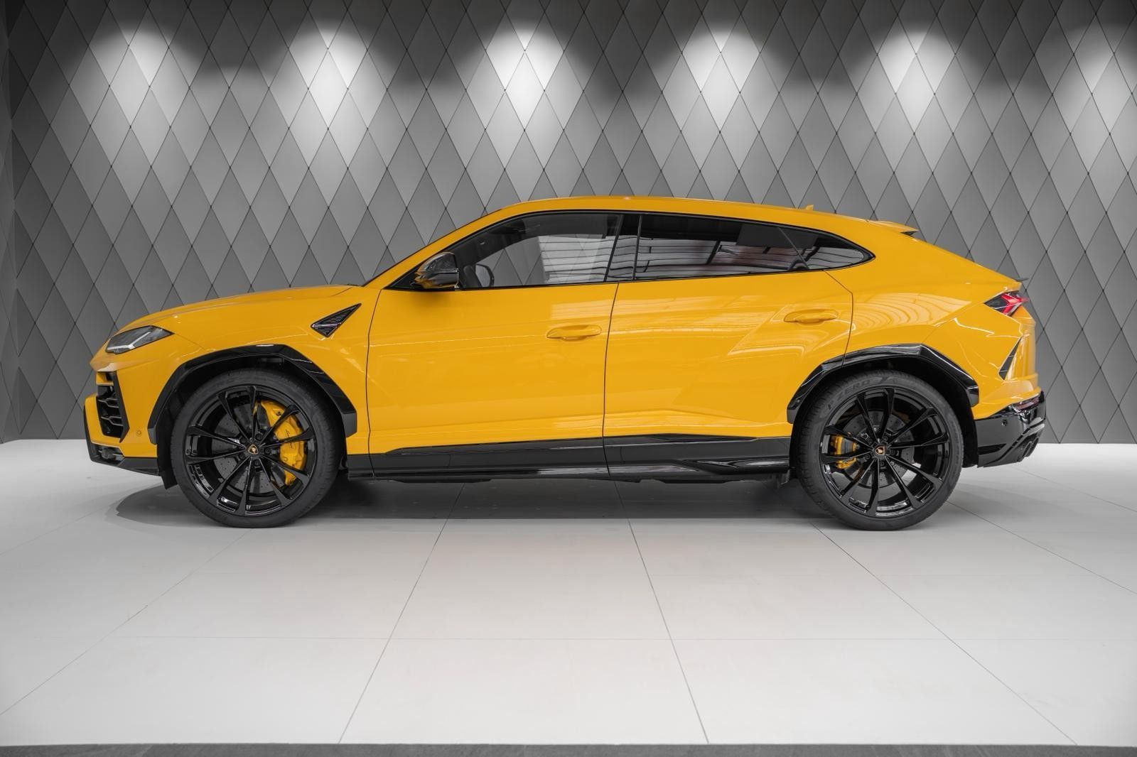 Lamborghini Urus 4.0 V8 S YELLOW BLACK YELLOW PANO B&O foto 4