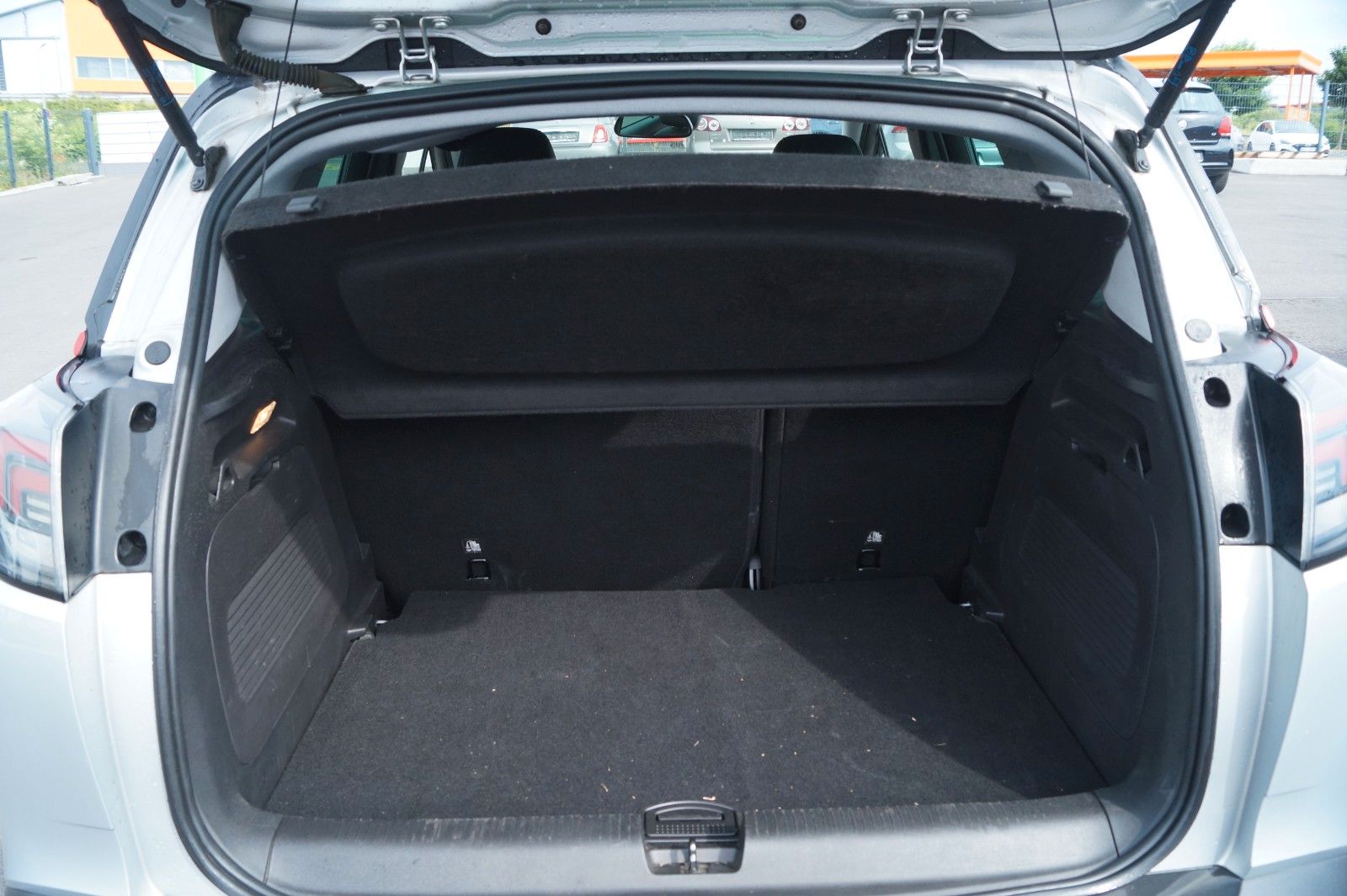 Fahrzeugabbildung Opel Crossland (X) 1.2 Automatik *1. Hand