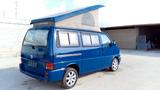 Volkswagen T4 California - blaue Volkswagen T4 California