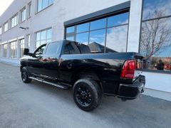 DODGE RAM 2500 Laramie Night Crew Cab 6.7HO 8 Gang