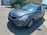 Kia Ceed Vision Klima 2.Hand AHK Tempomat Alu Felgen - gebrauchte Kia cee'd / Ceed aus dem Jahr 2011