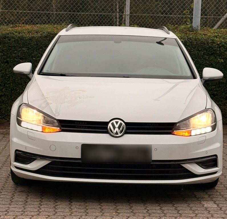 Image of Volkswagen Golf
