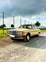 Mercedes-Benz Mercedes Benz W123 200D Oldtimer kein Rost  - Mercedes-Benz mit Diesel-Antrieb: W123
