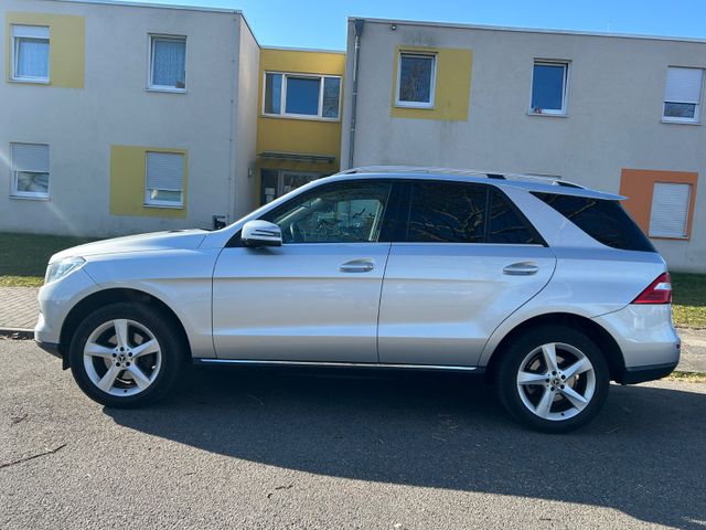 Mercedes-Benz ML 350 CDI BlueTec*LEDER*KAMERA*AHK*TOP GEPFLEGT