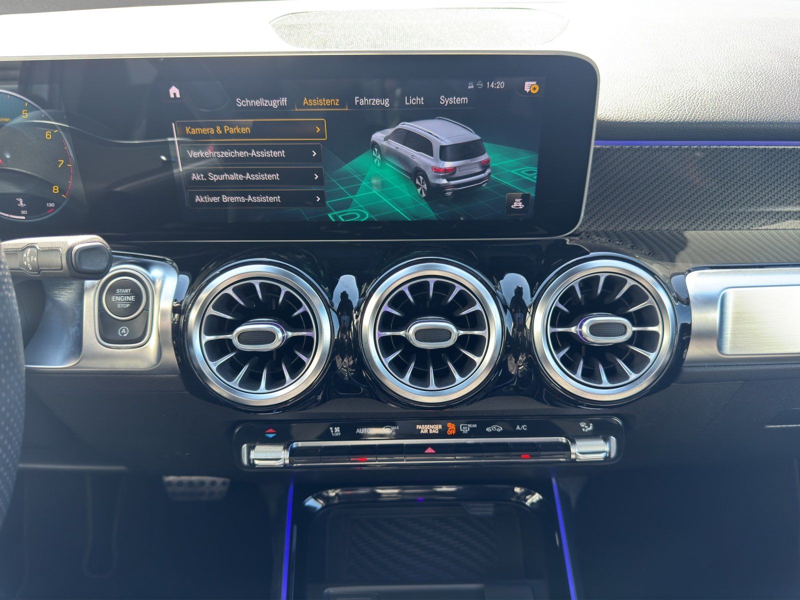 Fahrzeugabbildung Mercedes-Benz GLB 250 AMG Line 4Matic/PANO/BURMESTER/KAMERA/