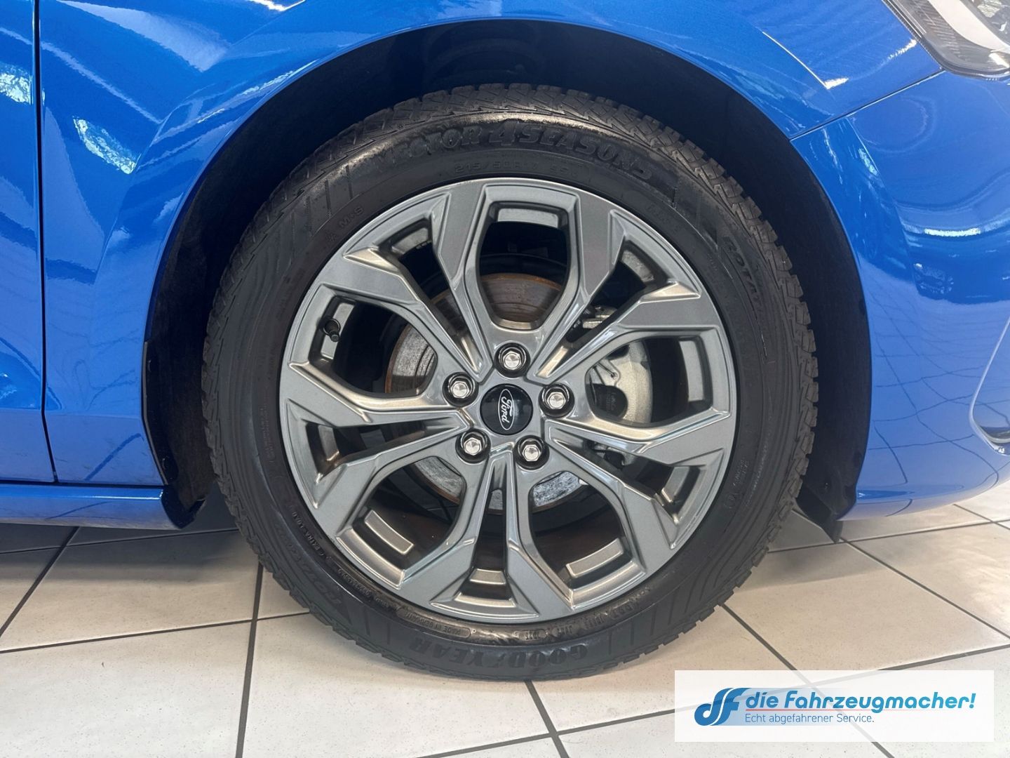 Fahrzeugabbildung Ford Focus Turnier ST-Line Navi LED ACC Apple CarPlay