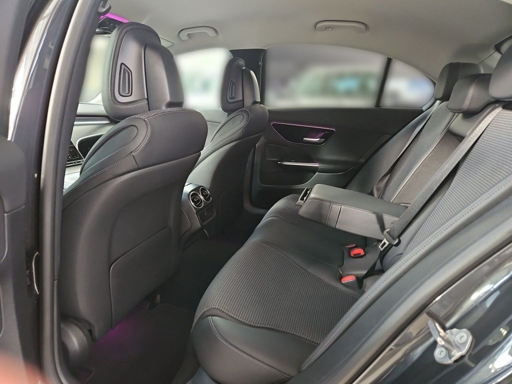 Fahrzeugabbildung Mercedes-Benz C 300 e Avantgarde Night LED Kamera SHZ Navi DAB