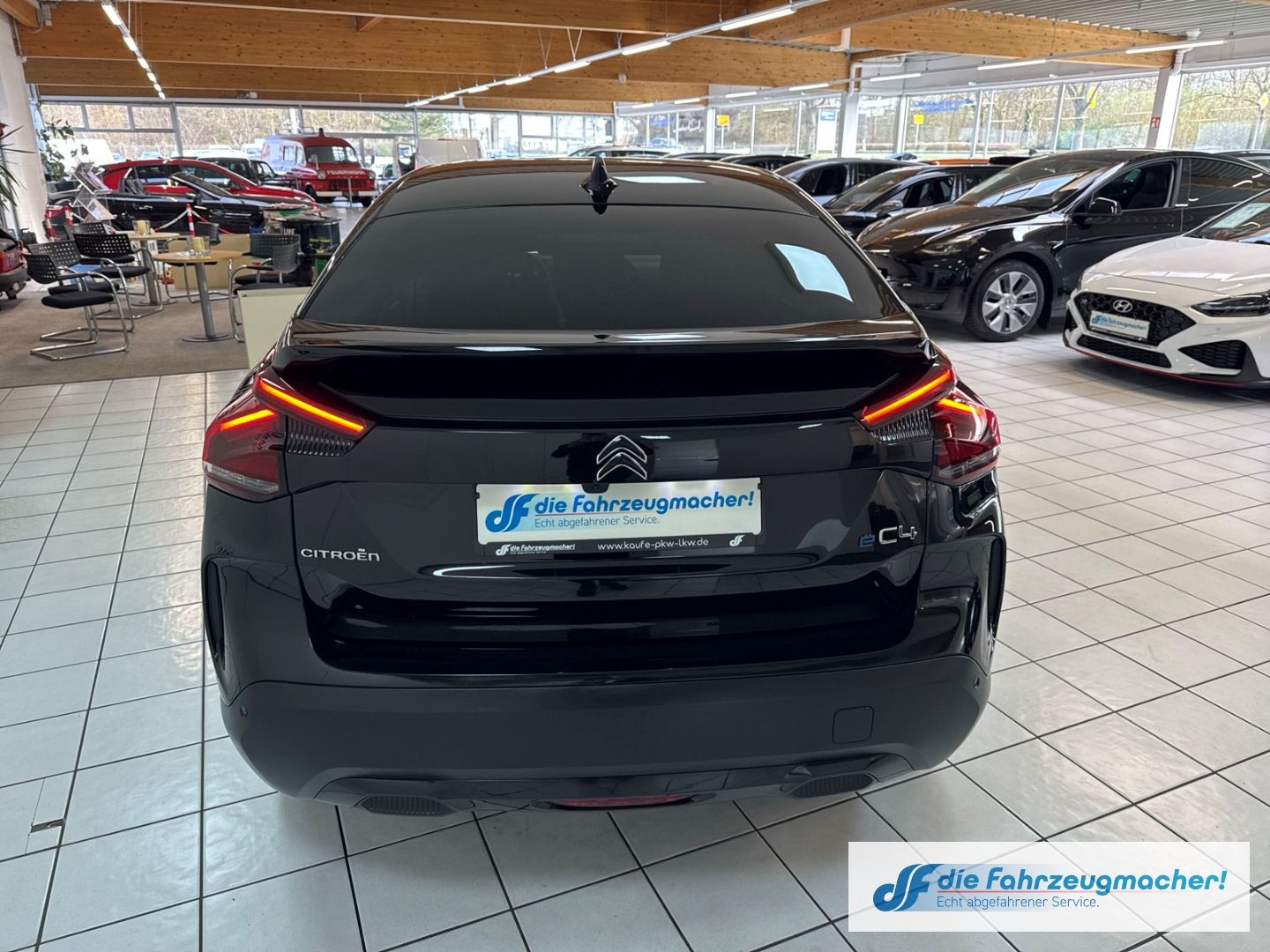 Fahrzeugabbildung Citroën C4 E- Shine HUD Navi 360 Kamera LED Apple CarPla