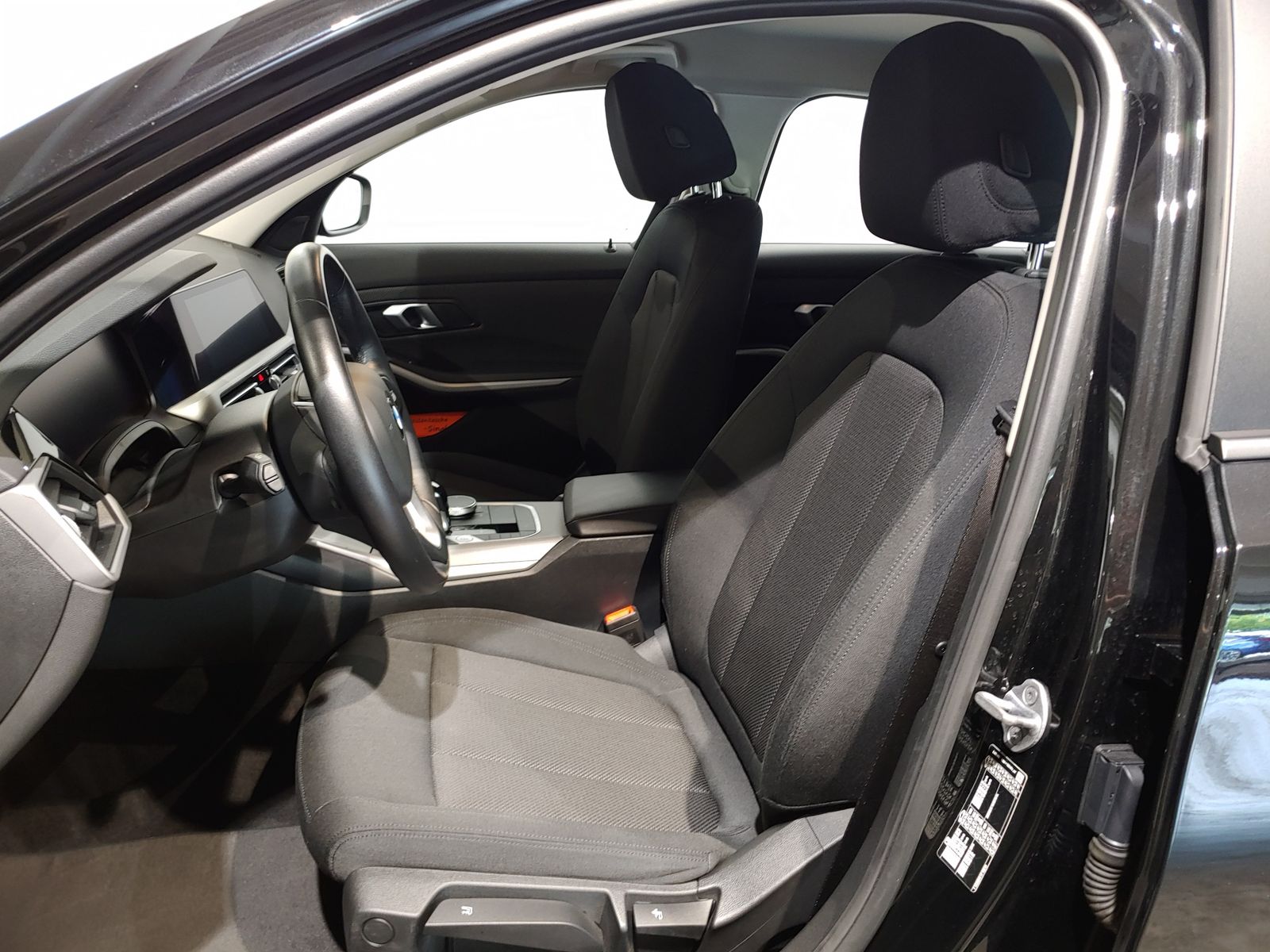 BMW 318d HiFi/RFK/Dr.Assist/Advantage foto 7