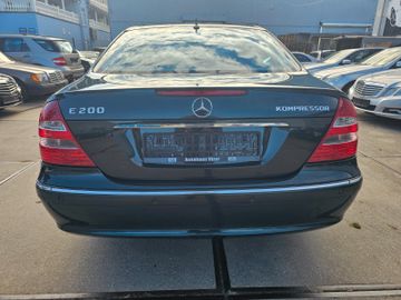 Mercedes E 200 - 6