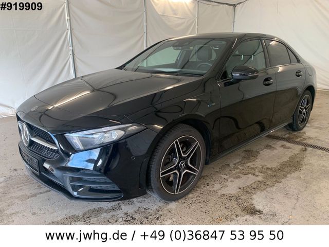 Mercedes-Benz A 250 e 2x AMG Line Widescreen Distr+ 4xSiHz Kam