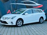 Toyota Avensis Kombi Life 1,8 * Kamera*Xenon - gebrauchte Toyota Avensis aus dem Jahr 2013