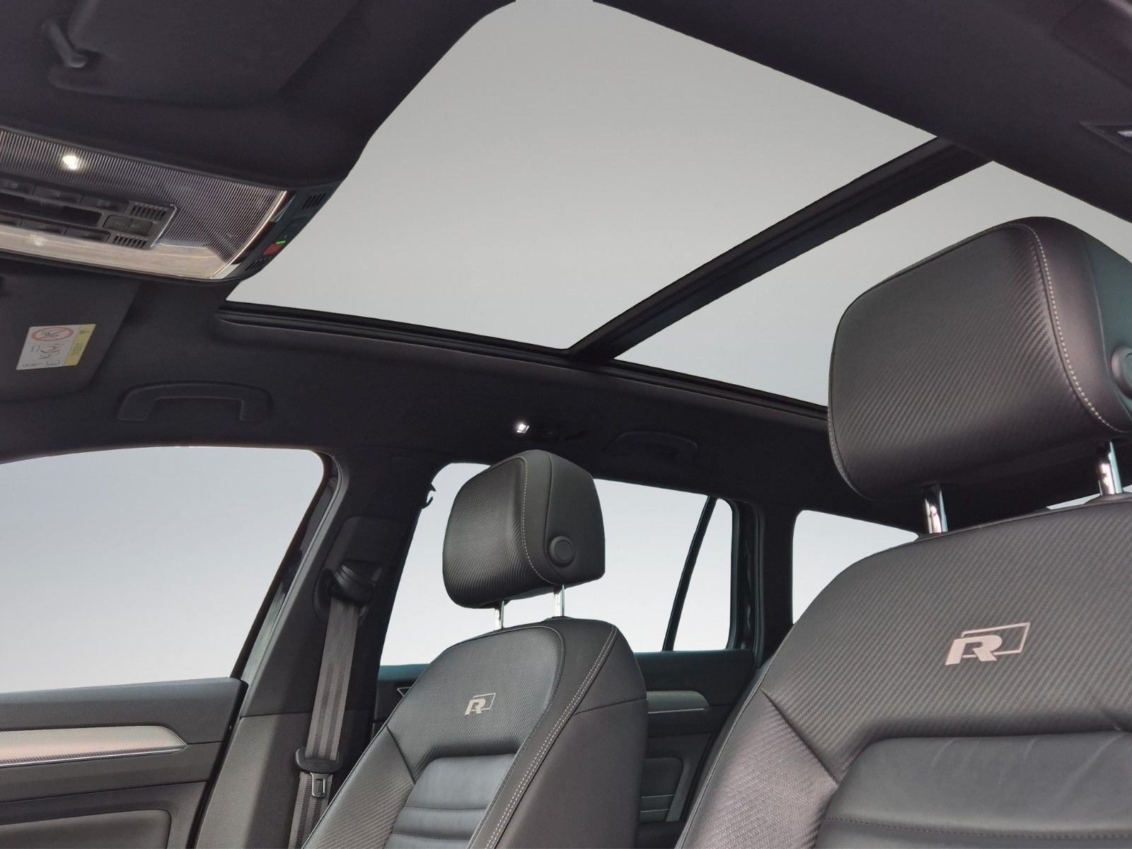 Fahrzeugabbildung Volkswagen PASSAT VAR. 2.0 TDI R-LINE 19" HUD KAM AHK PANO