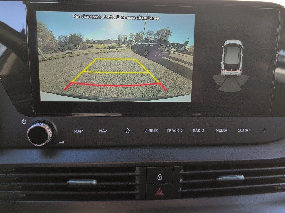 Fahrzeugabbildung Hyundai BAYON 1.0T AT INTRO NAV/PLUS-P BOSE GARANTIE6/28