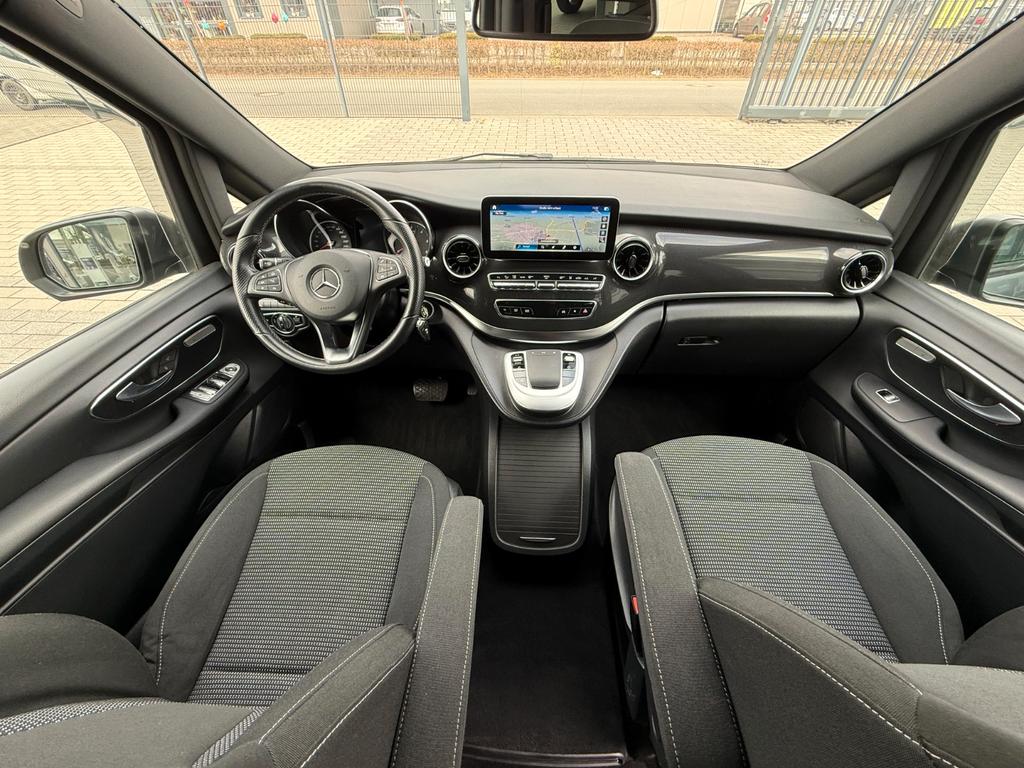 Mercedes-Benz V 220