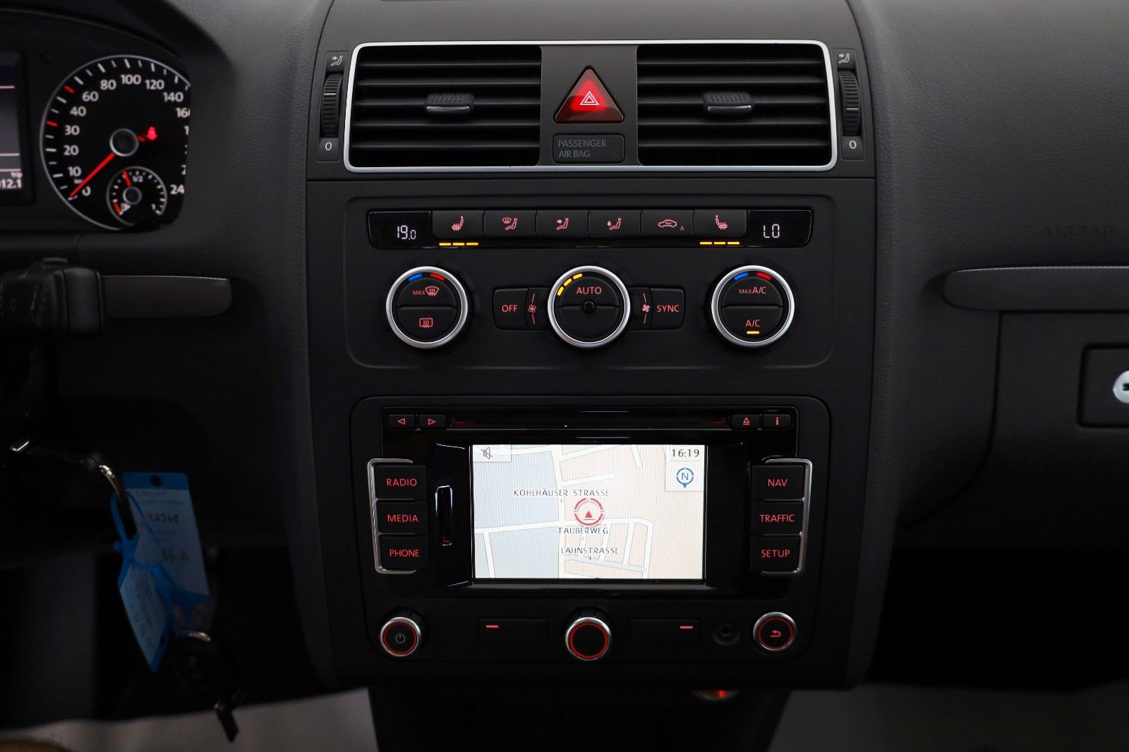 Fahrzeugabbildung Volkswagen Touran Match Navi,Panorama,SK,PDC,AHK,SR+WR