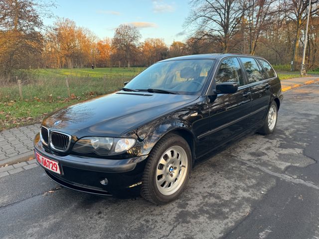 BMW 320i Touring *LEDER - NAVI -SHZ*