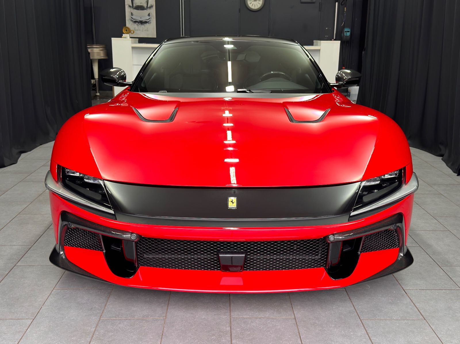 Fahrzeugabbildung Ferrari 12Cilindri|LIFT|FULL-CARBON|RACING-SEAT|ON STOCK