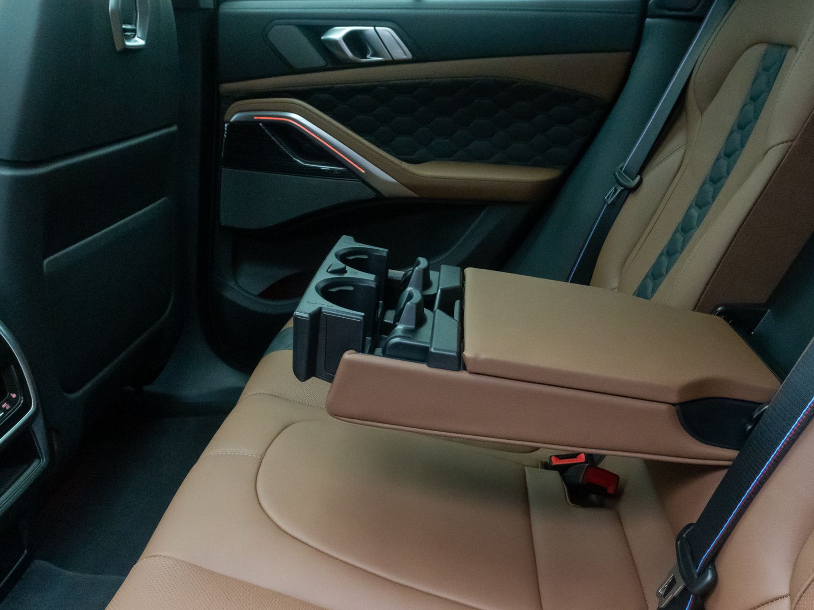 Fahrzeugabbildung BMW X6 M Competition DAB Massage 360&deg; SoftClose Voll