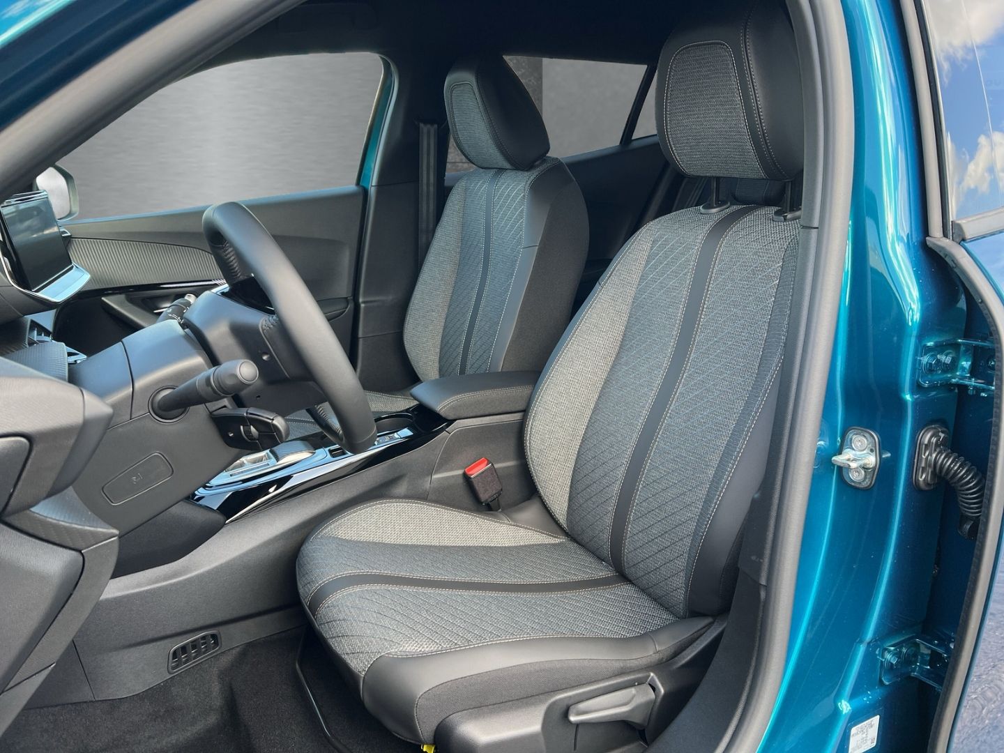 Peugeot 2008 - Bild 8