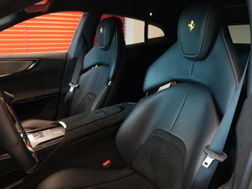 صورة 8 لـ 2023 Ferrari PUROSANGUE