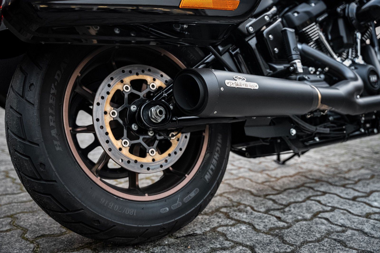 Fahrzeugabbildung Harley-Davidson FXLRST LOW RIDER ST 131cui J&H 140PS