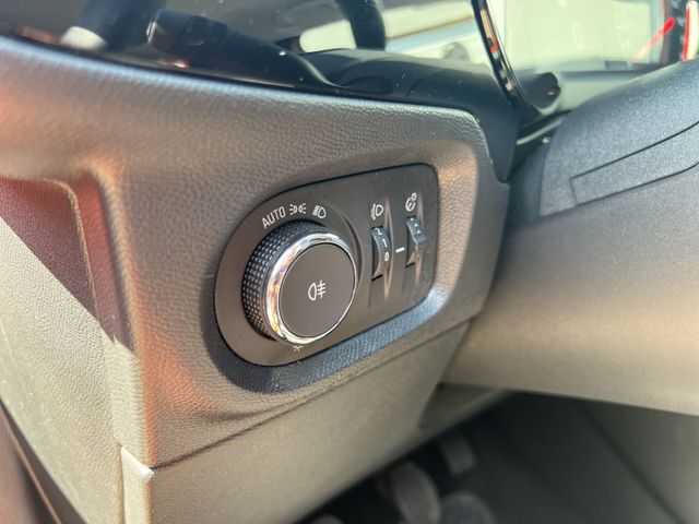 Corsa 1.2 KLIMAANLAGE METALLIC DAB BLUETOOTH HSA