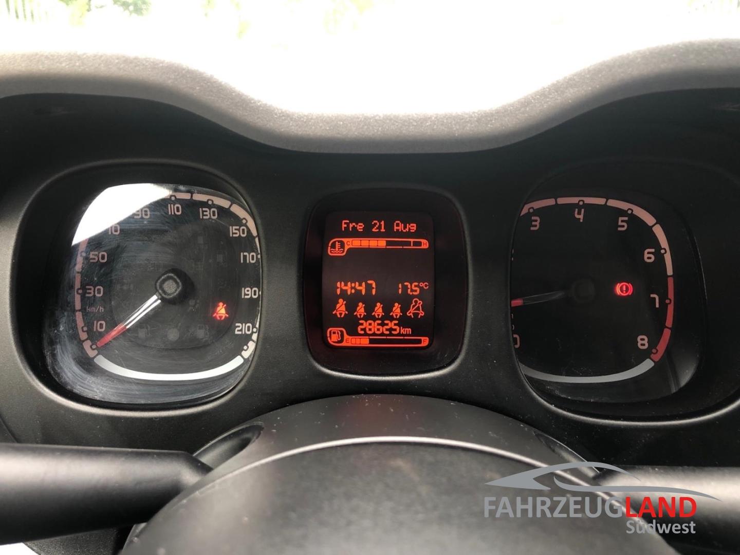 Fiat Panda City Cross Klimaautomatik Einparkhilfe hin