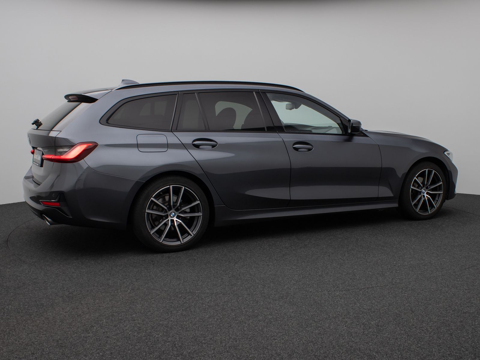 Fahrzeugabbildung BMW 320d xD  Sport Line Panorama DAB H/K Stop&Go AHK