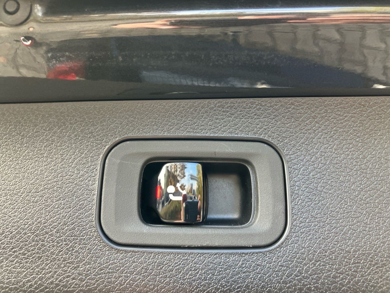 Fahrzeugabbildung Mercedes-Benz E 300 de 4M T Avantgarde AHK+DigiLight+Burmester