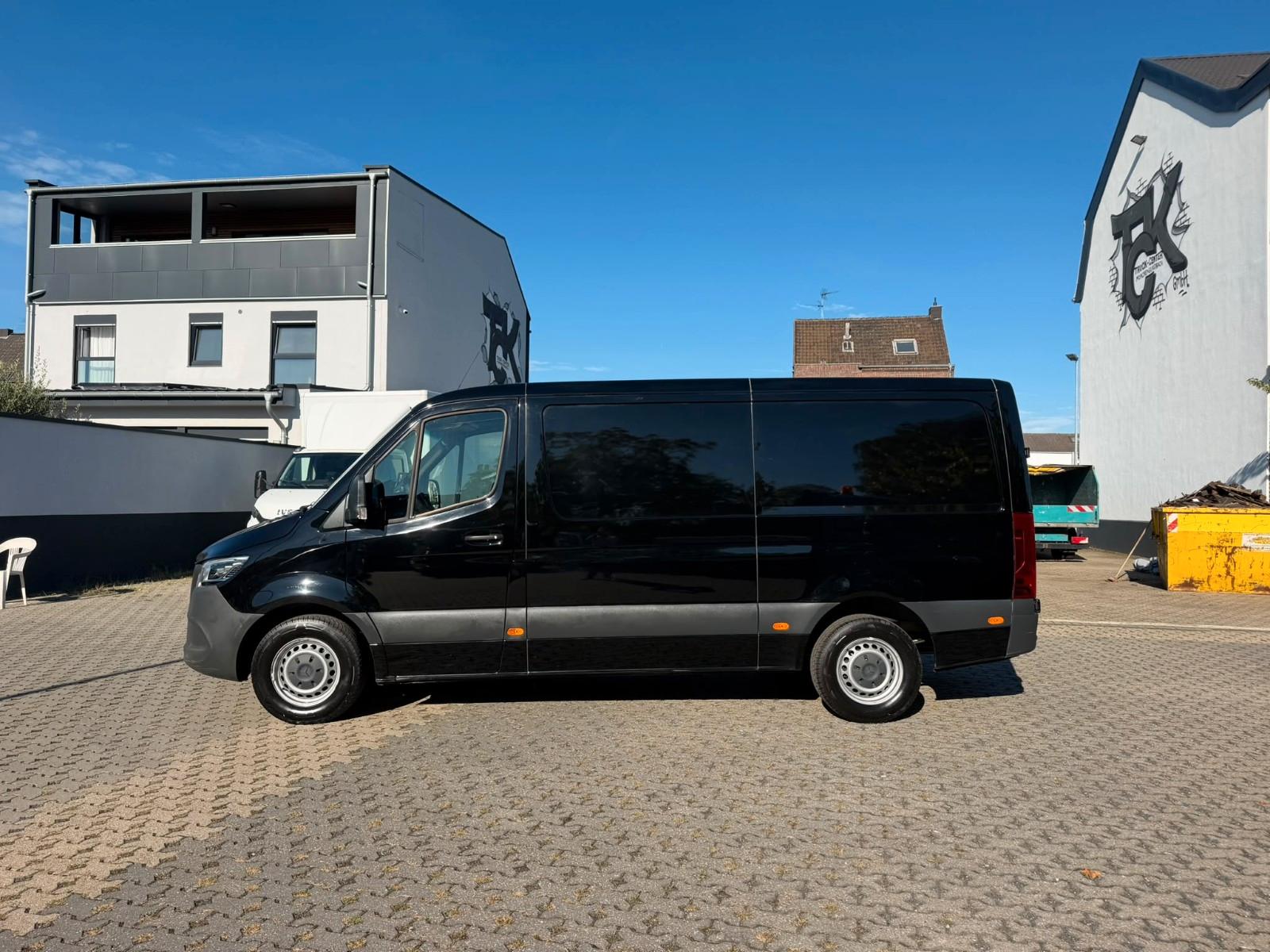 Mercedes-Benz SPRINTER 319 CDI V6 Flach + Lang  AHK 3.5t   LED