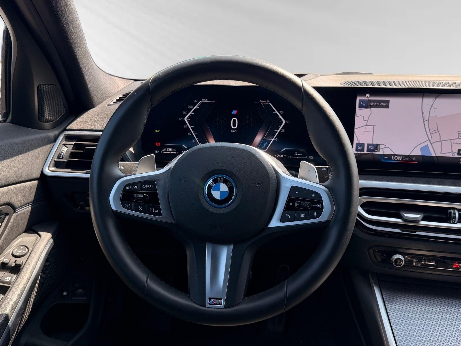 BMW 330e M Sport|Panorama|HiFi|Head-Up
