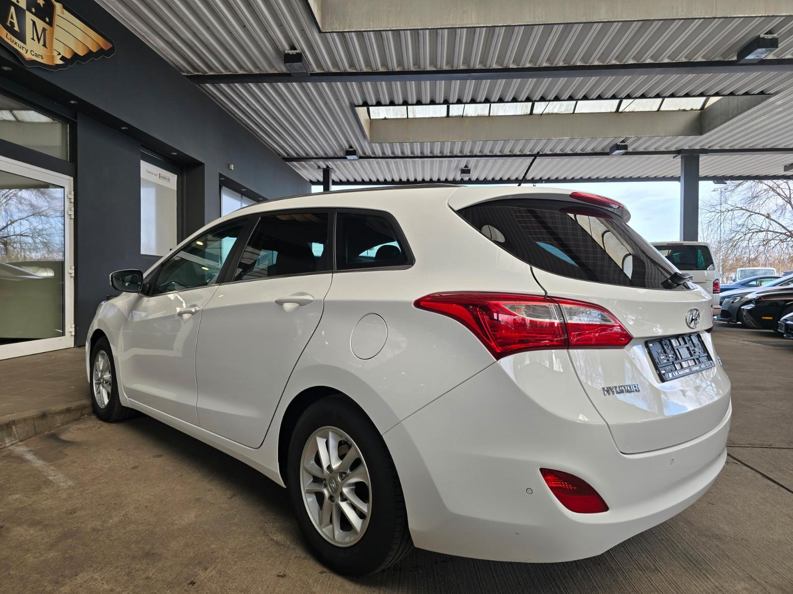 Hyundai i30 Kombi 1.6 GDi blue Passion Automatik Park/LM