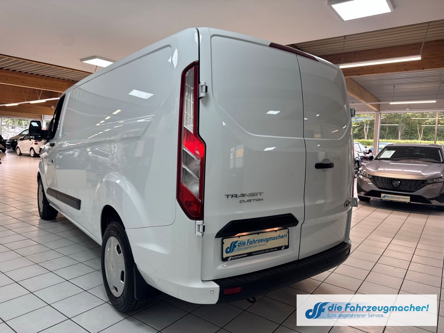 Fahrzeugabbildung Ford Transit Custom Kasten 320 L2 Trend 2.0 TDCi DAB