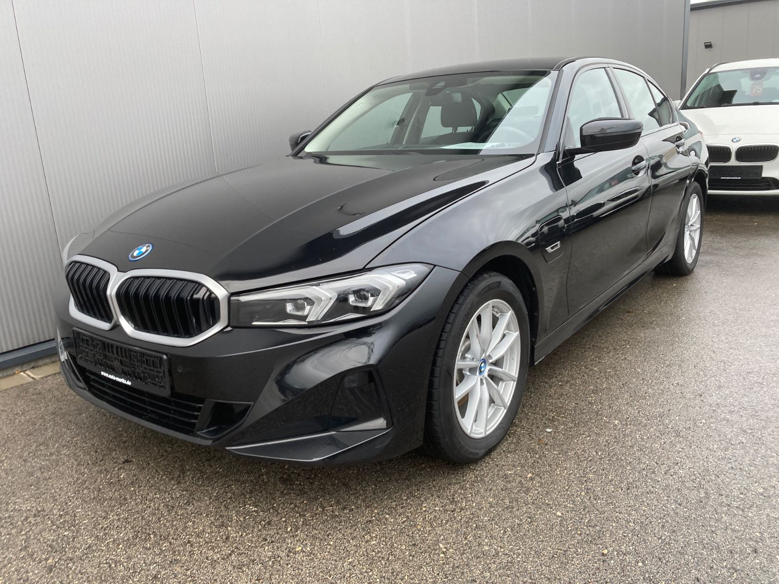 BMW 320e NAVI*PDC*DAB*LED*FACE-LIFT***