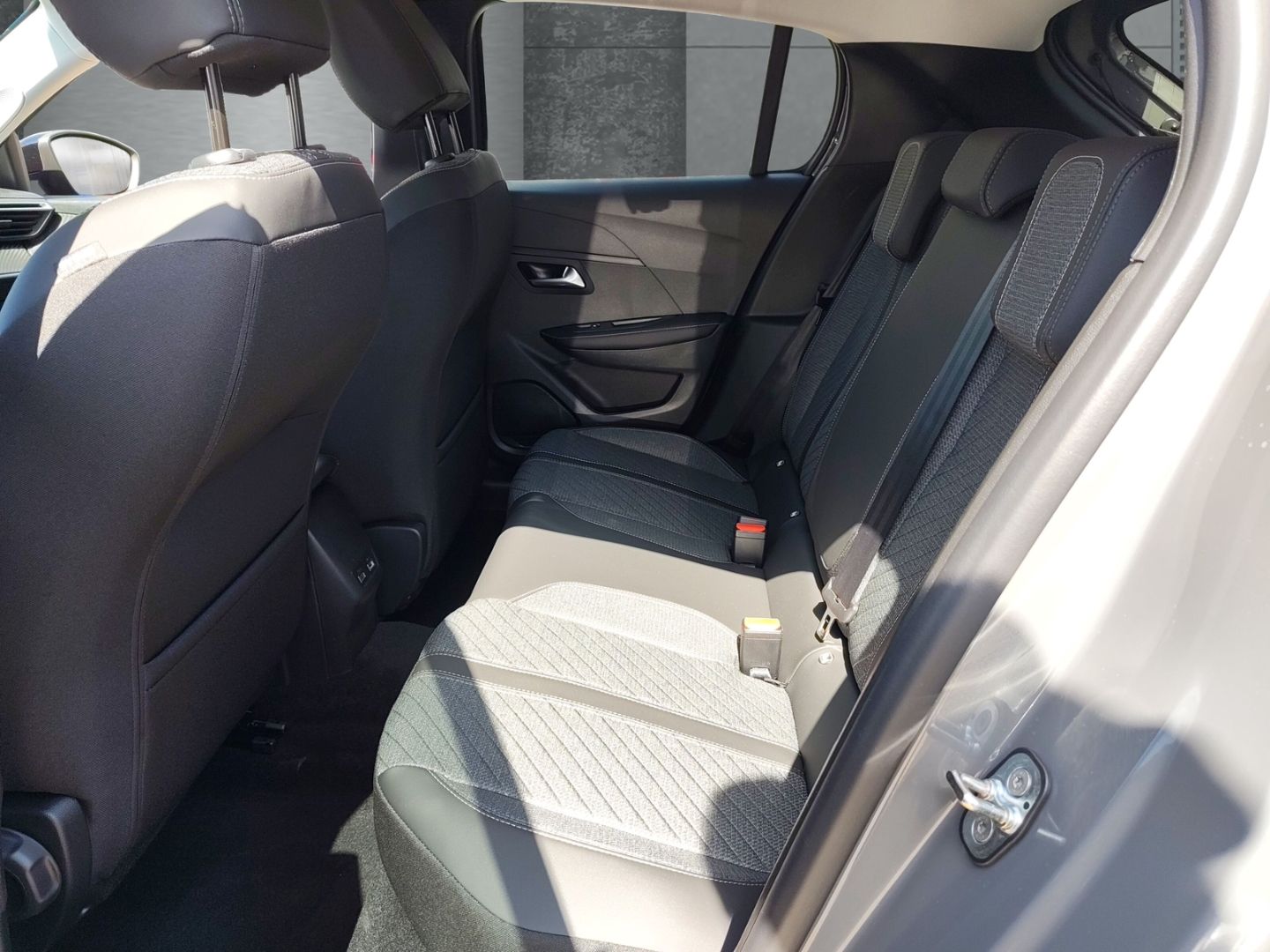 Peugeot 208 - Bild 9
