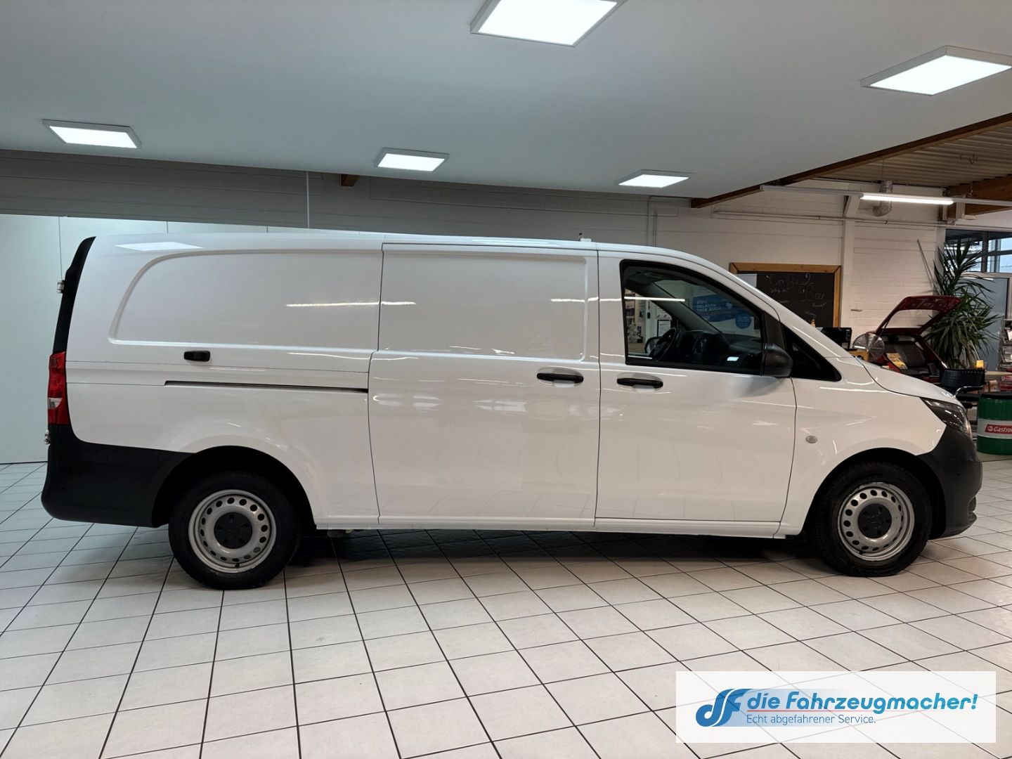 Fahrzeugabbildung Mercedes-Benz Vito Kasten 116 CDI RWD extralang Navi DAB SHZ