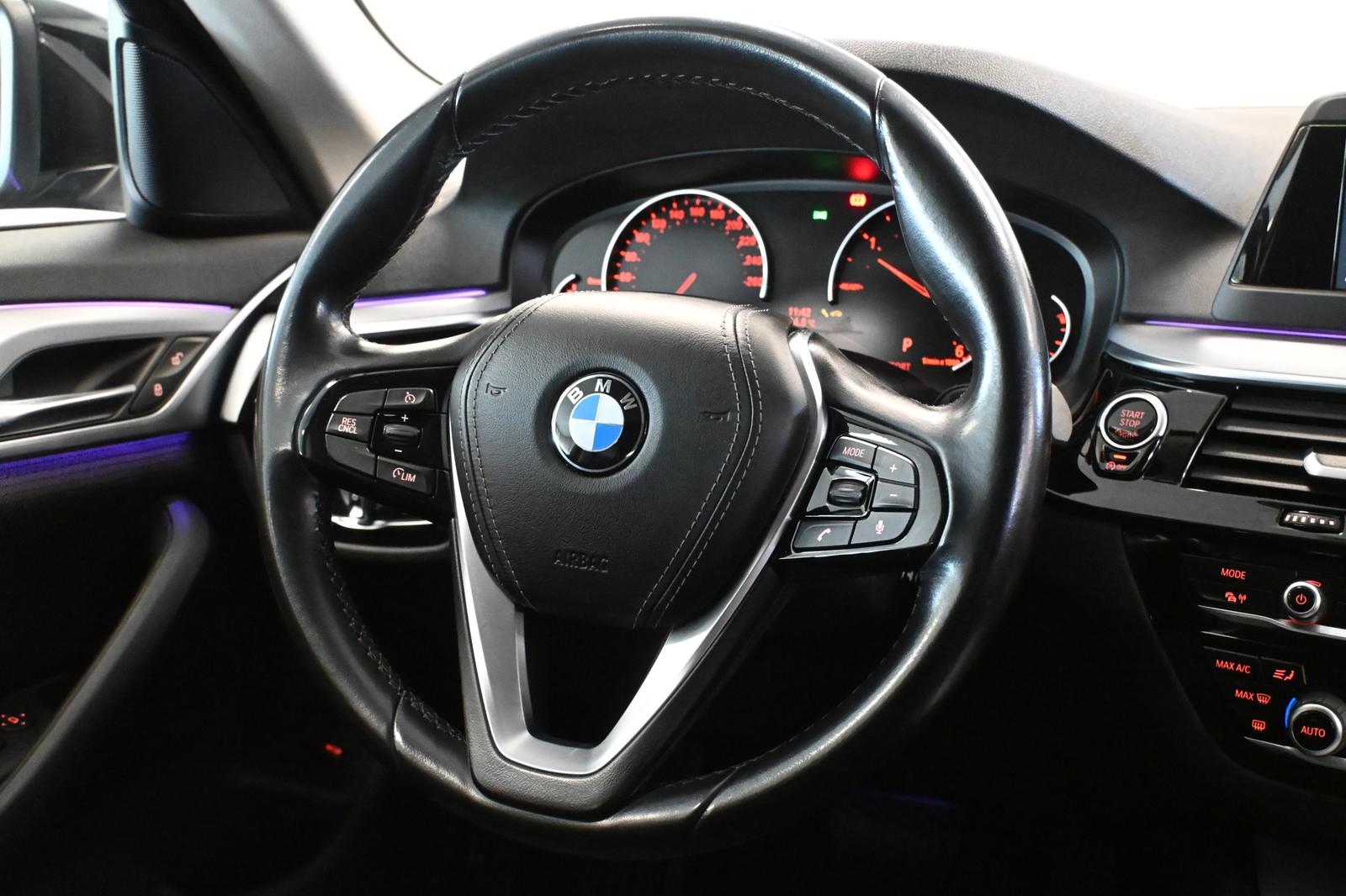 BMW 520 d Lim. *LED *SHZ *KAMERA *VIRTUAL*19ZOLL