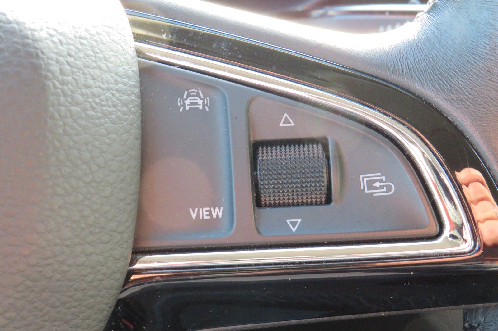 Fahrzeugabbildung SKODA Kamiq Ambition DSG LED AHK GRA PDC SITZH.