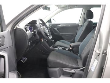 Volkswagen Tiguan - 11