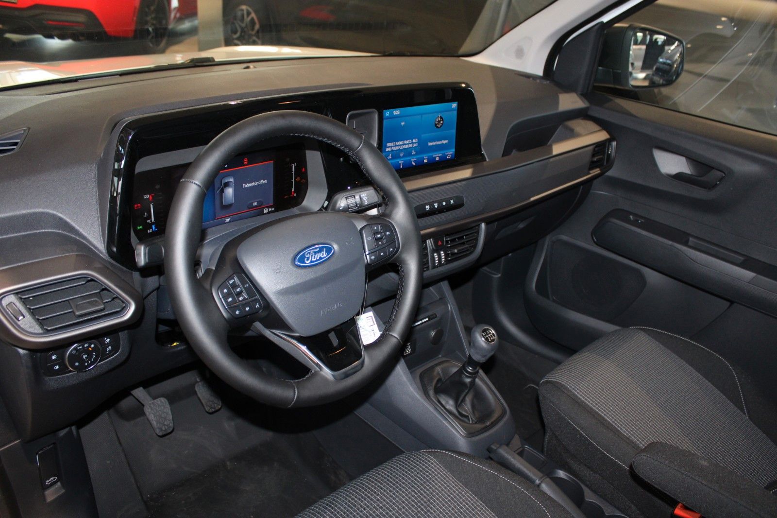 Fahrzeugabbildung Ford Transit Courier TREND Kasten KLIMA WinterPaket2