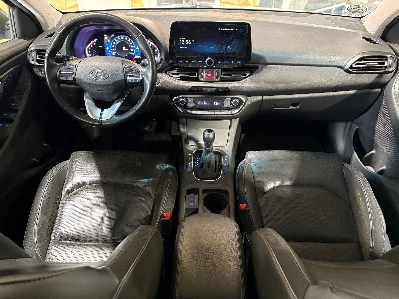 Fahrzeugabbildung Hyundai i30 CW /AUTOMATIK/MEMORY/LEDER/1-HAND/HEIZ-LENKR