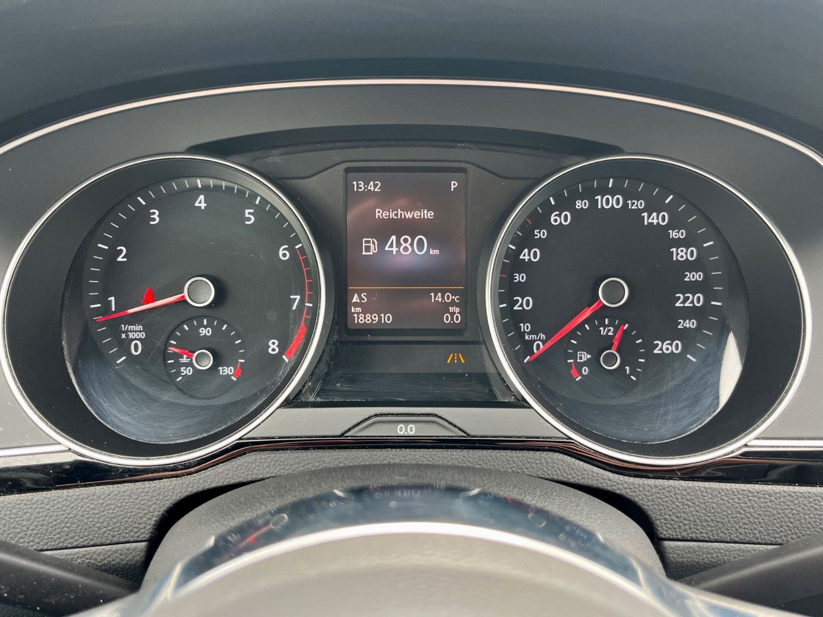 Fahrzeugabbildung Volkswagen 2.0 TSI DSG R-LINE/HIGHLINE Navi Pano AHK LED SP