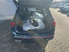 Fahrzeugabbildung Volkswagen Tiguan 1.5 TSI DSG R-Line LED NAVI KAMERA ACC