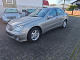 Mercedes-Benz C 180 ELEGANCE, Navi, Bluetooth, Wartung neu - gebrauchte Mercedes-Benz C 180 aus dem Jahr 2005