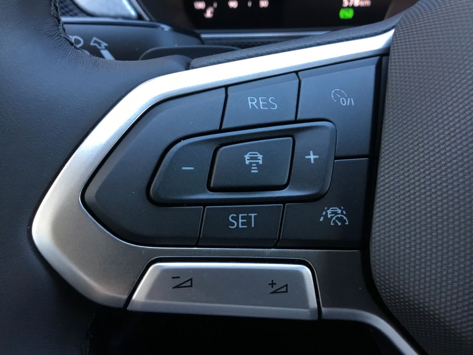 Fahrzeugabbildung Volkswagen T-Cross 1.0 TSI DSG GOAL+AHK+ACC+AppConnect+LED