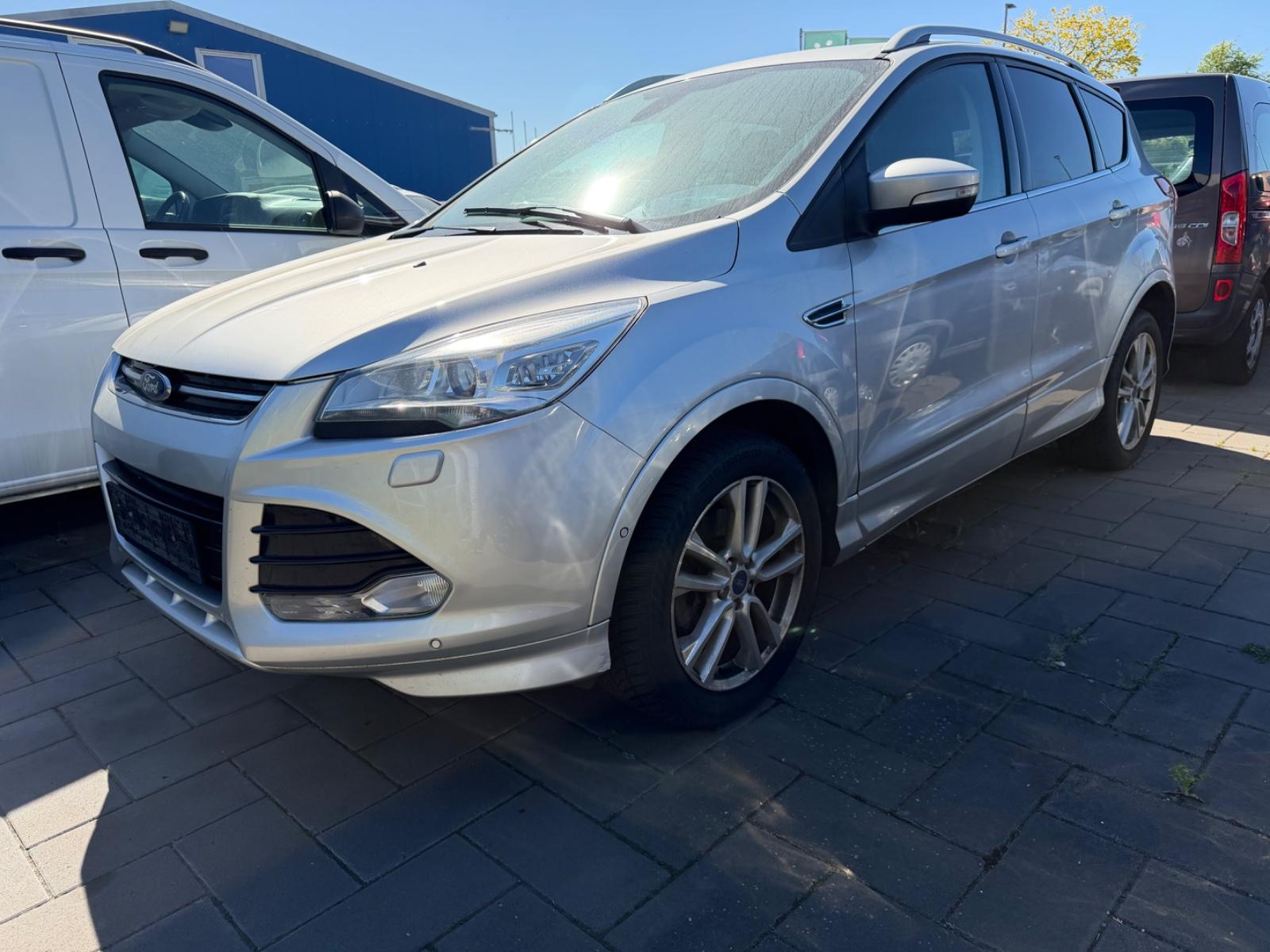 Ford Kuga Individual,2.Hand,Scheckheft,Teilleder,PDC