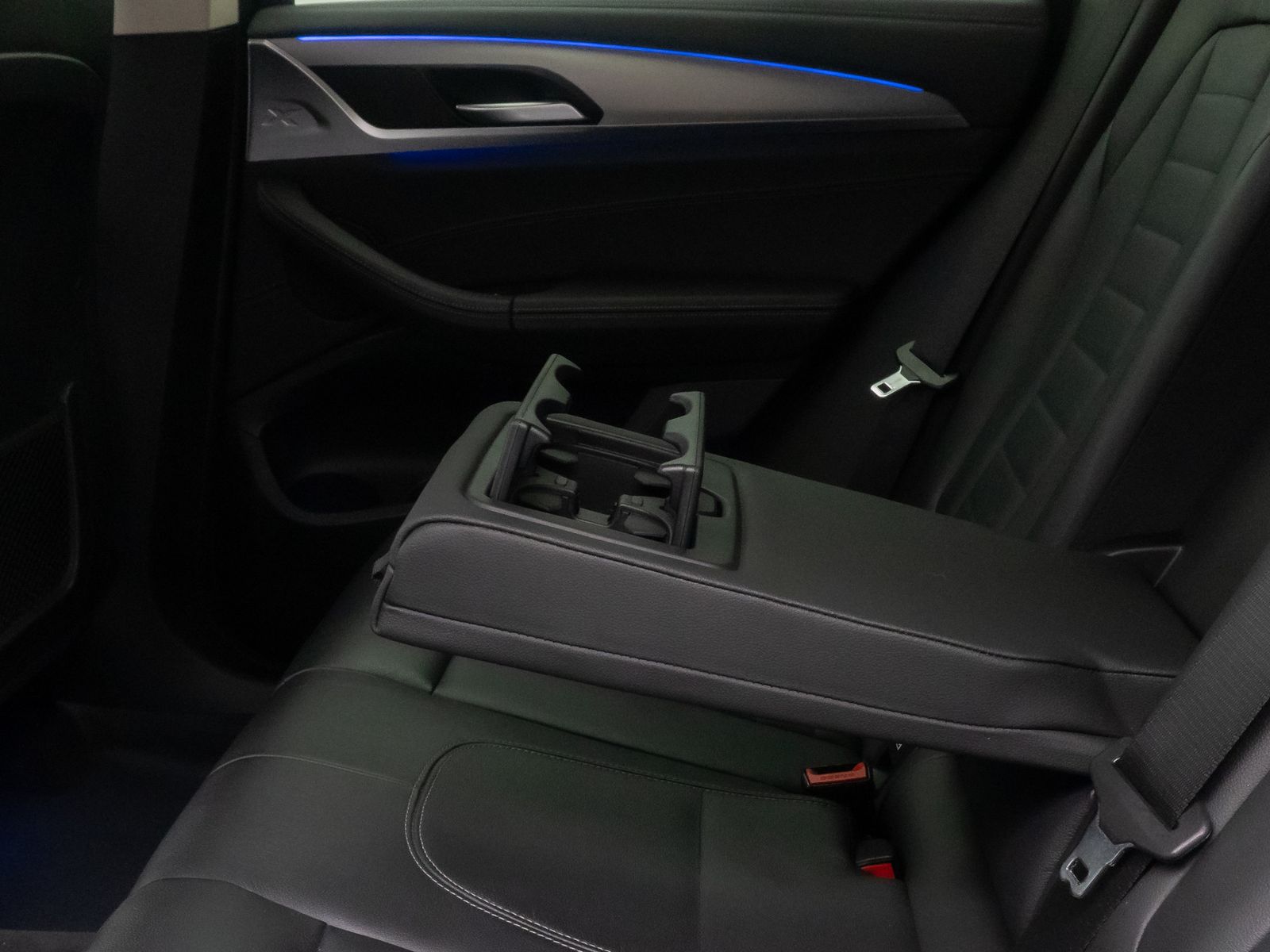 Fahrzeugabbildung BMW X3 xD20d Luxury Line Kamera AHK HUD Alarm 19Zoll